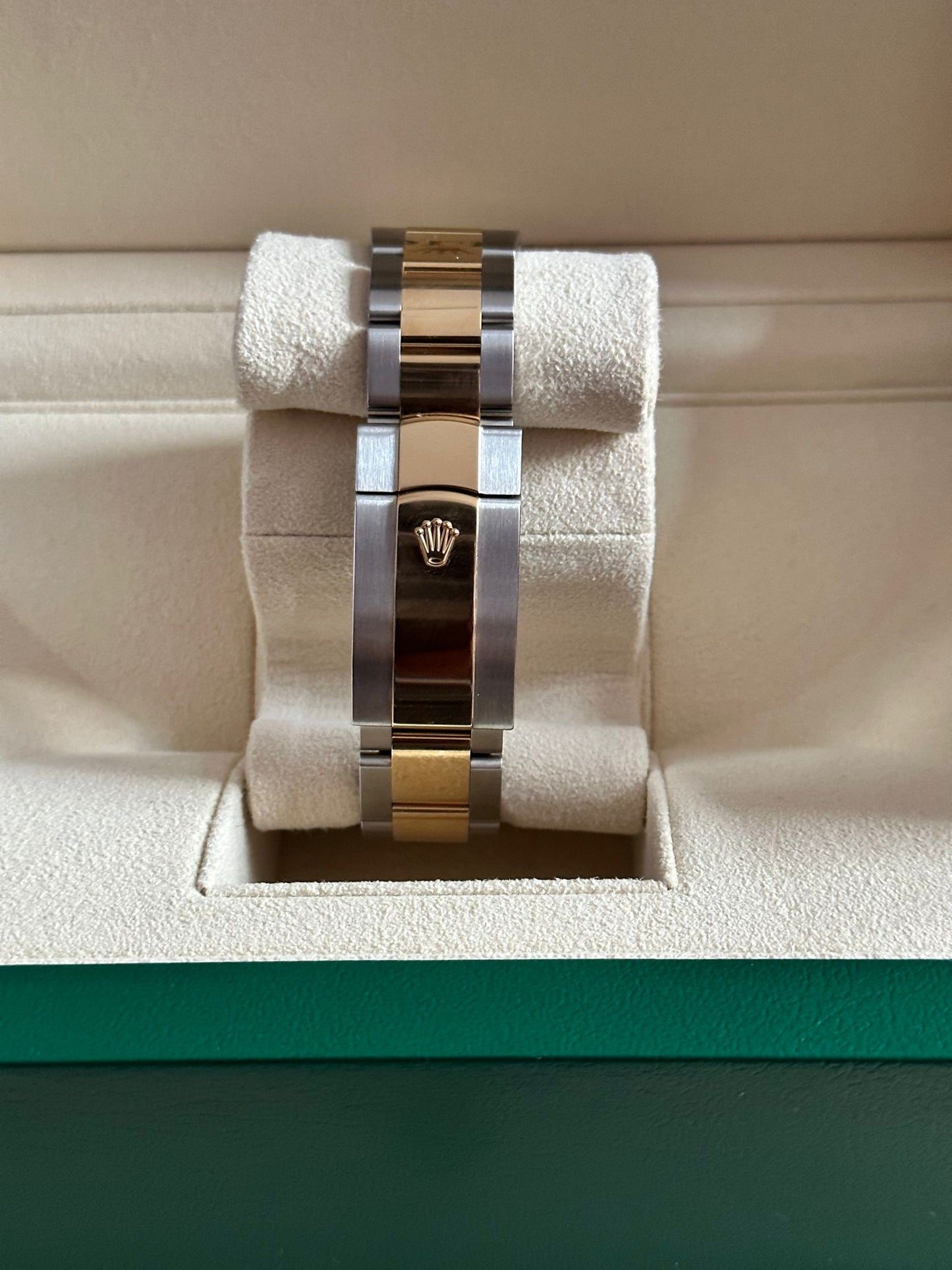 Rolex Sky-Dweller 336933 Oystersteel And Gold Champagne Dial 2023