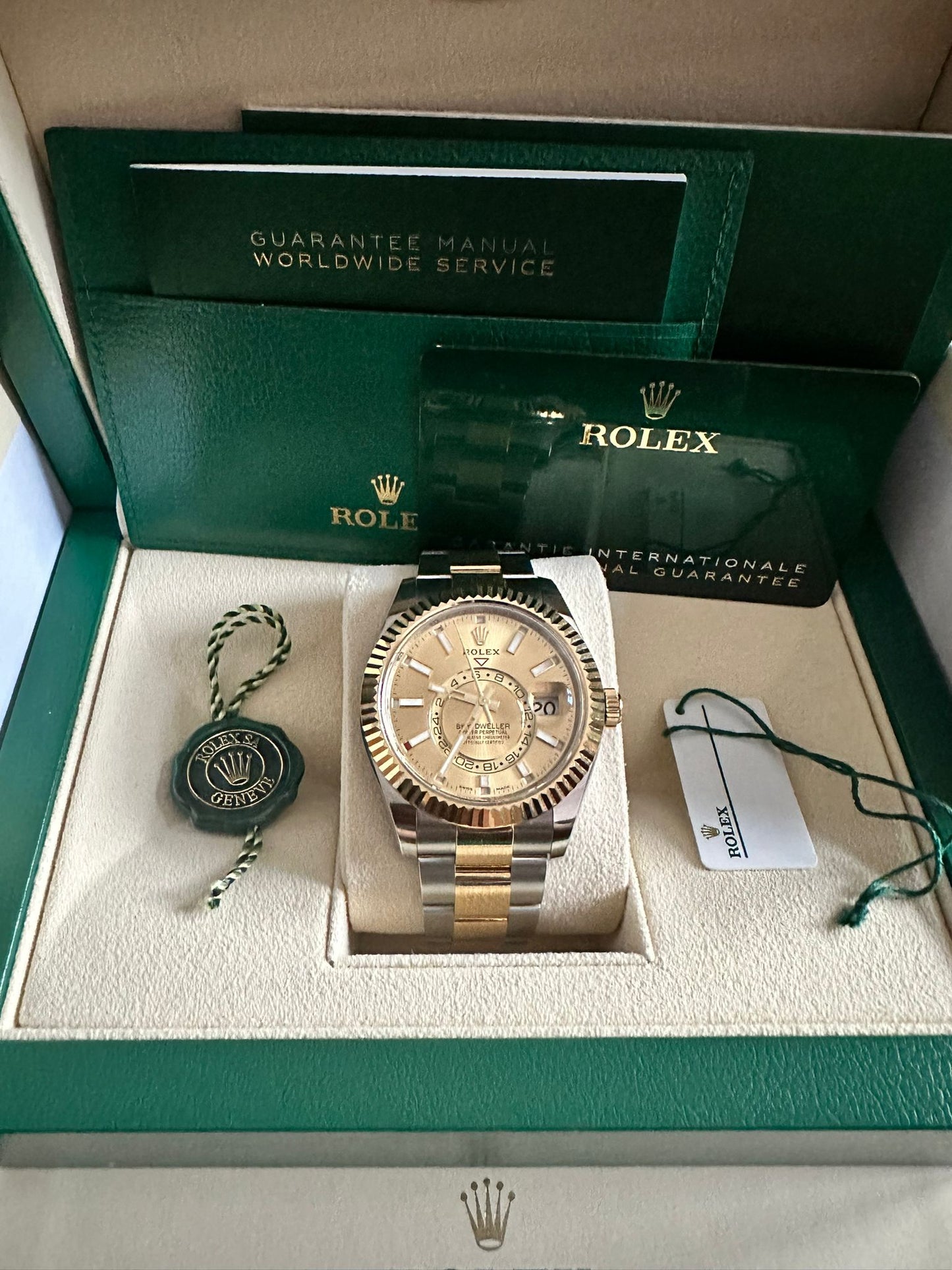 Rolex Sky-Dweller 336933 Oystersteel And Gold Champagne Dial 2023