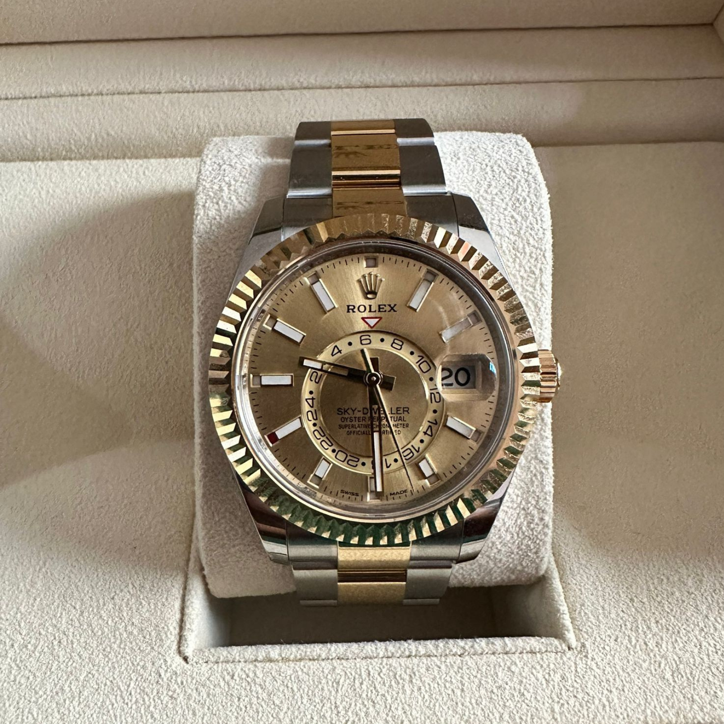 Rolex Sky-Dweller 336933 Oystersteel And Gold Champagne Dial 2023