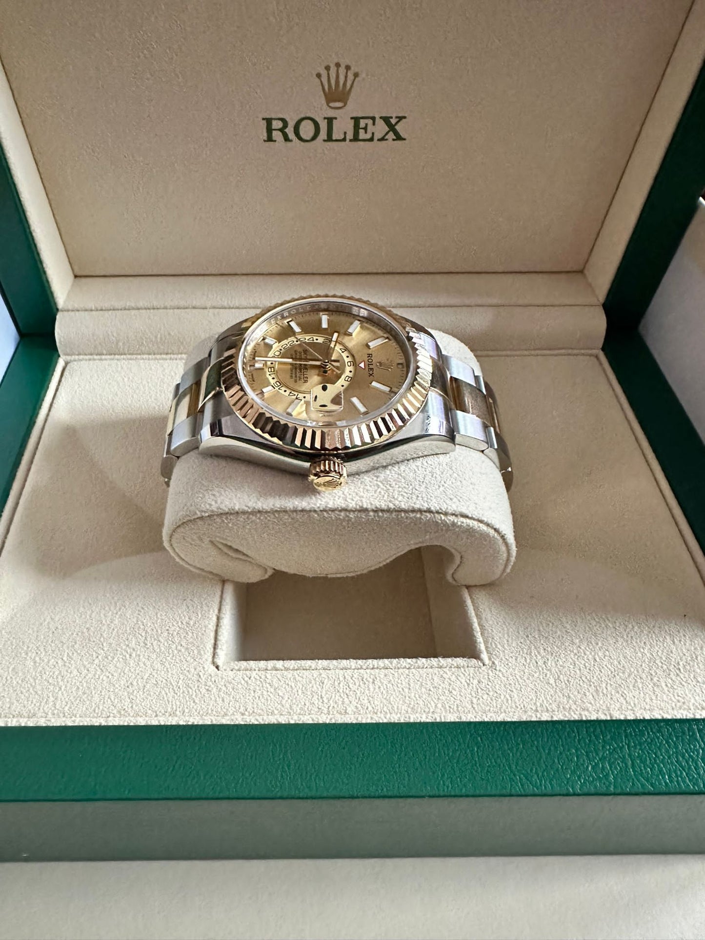 Rolex Sky-Dweller 336933 Oystersteel And Gold Champagne Dial 2023